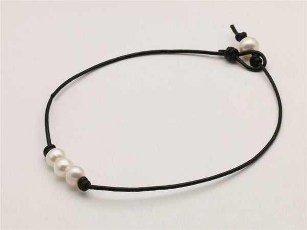 Three pearl Leather Pearls choker necklace - 10mm near round pearl - Genuine freshwater pearl - Real leather